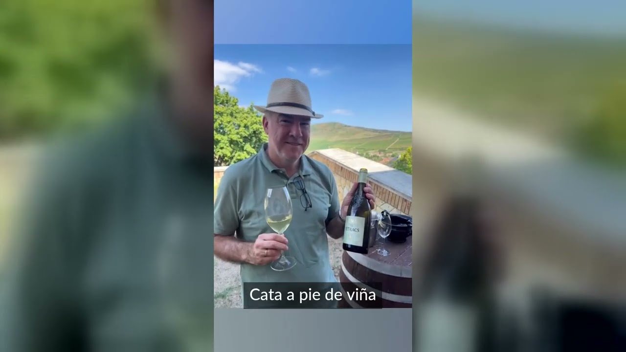 Antonio Gómez de la Vega en una cata a pie de viña